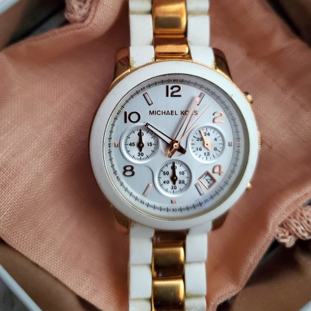 Vintage Michael Kors Rose Gold & White Rubber accent Unique Watch